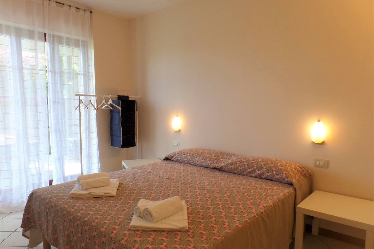 Appartement | 3 slaapkamers, een bureau, een laptopwerkplek, verduisterende gordijnen