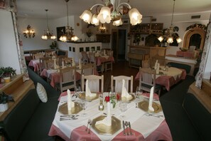 Dining - Hotel Sonne (Sankt Johann in Tirol)