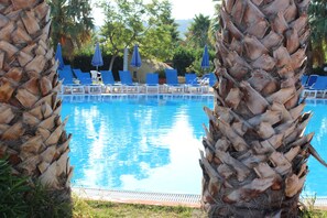 Pool - We are the cheapest in the area   (campofelice di roccella)