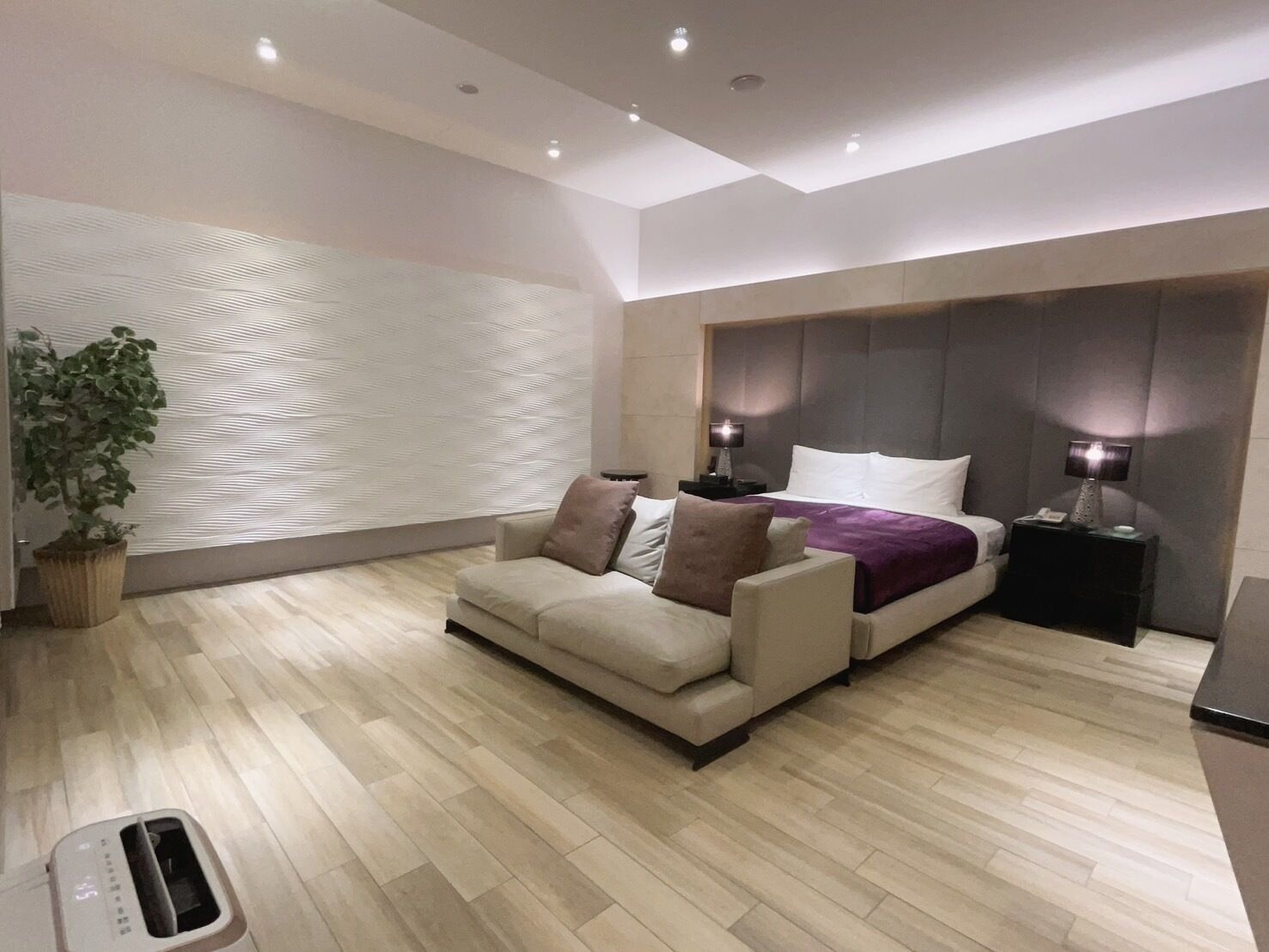 Minibar, sistema de insonorización, wifi gratis y ropa de cama 