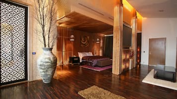 Minibar, sistema de insonorización, wifi gratis y ropa de cama