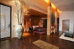 Deluxe Double Room, Garden View | Minibar, soundproofing, free WiFi, bed sheets