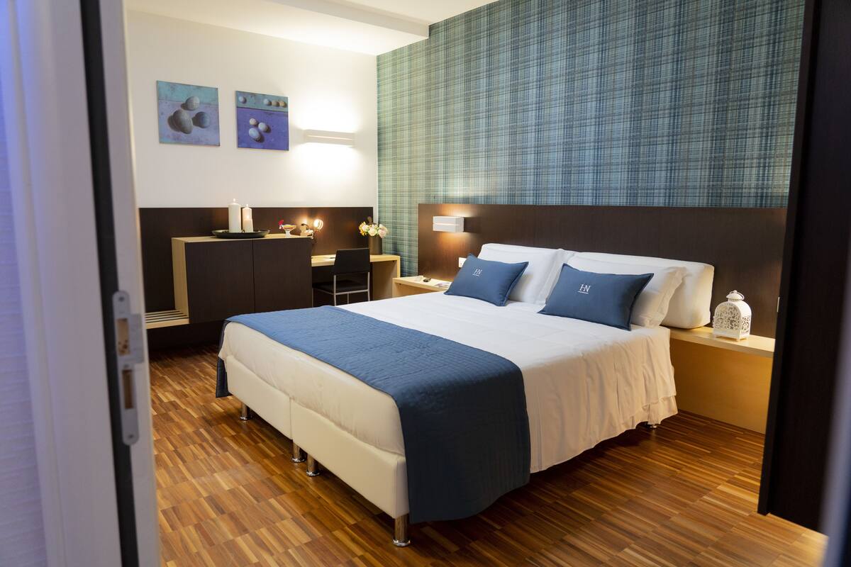 In-room safe, desk, soundproofing, cots/infant beds