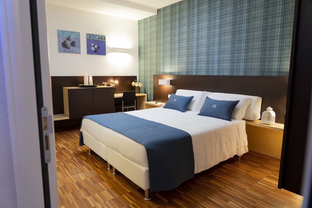 In-room safe, desk, soundproofing, cots/infant beds