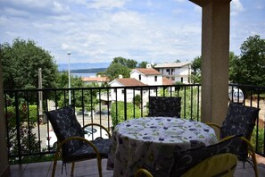 Balcony - Apartment Diana (Malinska-Dubasnica)