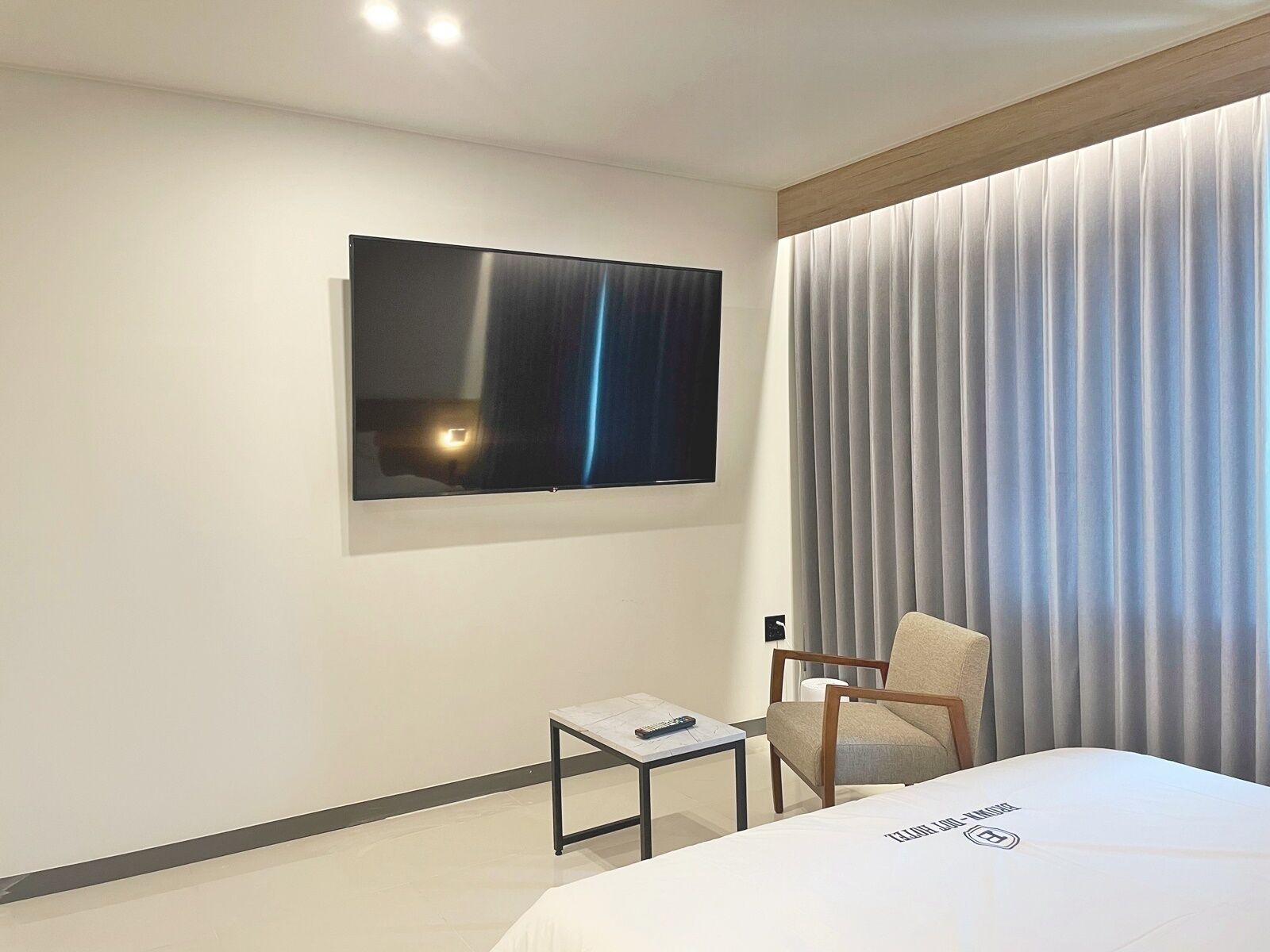 business double room [unavailable breakfast on monday & public holiday] | free wifi, wheelchair access