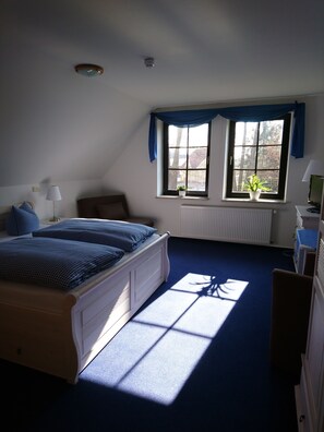 ห้องดับเบิล | ผ้าม่านกันแสง, Wi-Fi ฟรี, ผ้าปูที่นอน, ทางสำหรับรถเข็น