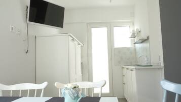 Apartment | Living area | Flat-screen TV