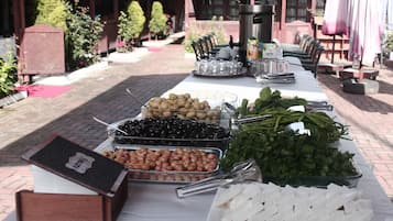 Desayuno buffet incluido todos los días