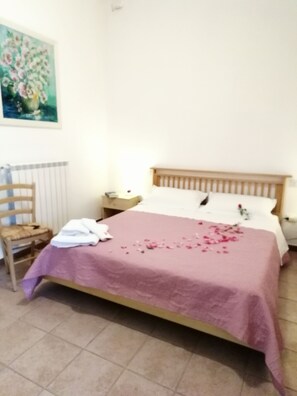 Double Room | Soundproofing, free cribs/infant beds, rollaway beds, free WiFi