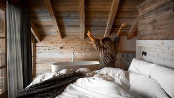 Ropa de cama de alta calidad, camas con pillow-top y minibar