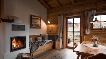 Premium bedding, pillow-top beds, minibar, in-room safe