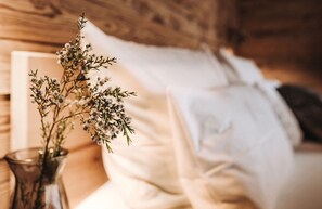 高級寢具、特厚豪華床墊、迷你吧、房內夾萬