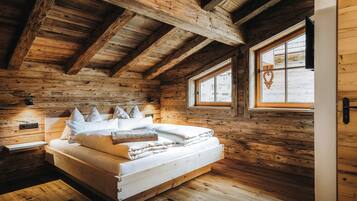 Premium bedding, pillow-top beds, minibar, in-room safe