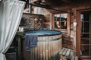 Soins corporels, soins d'aromathérapie, massages aux pierres chaudes