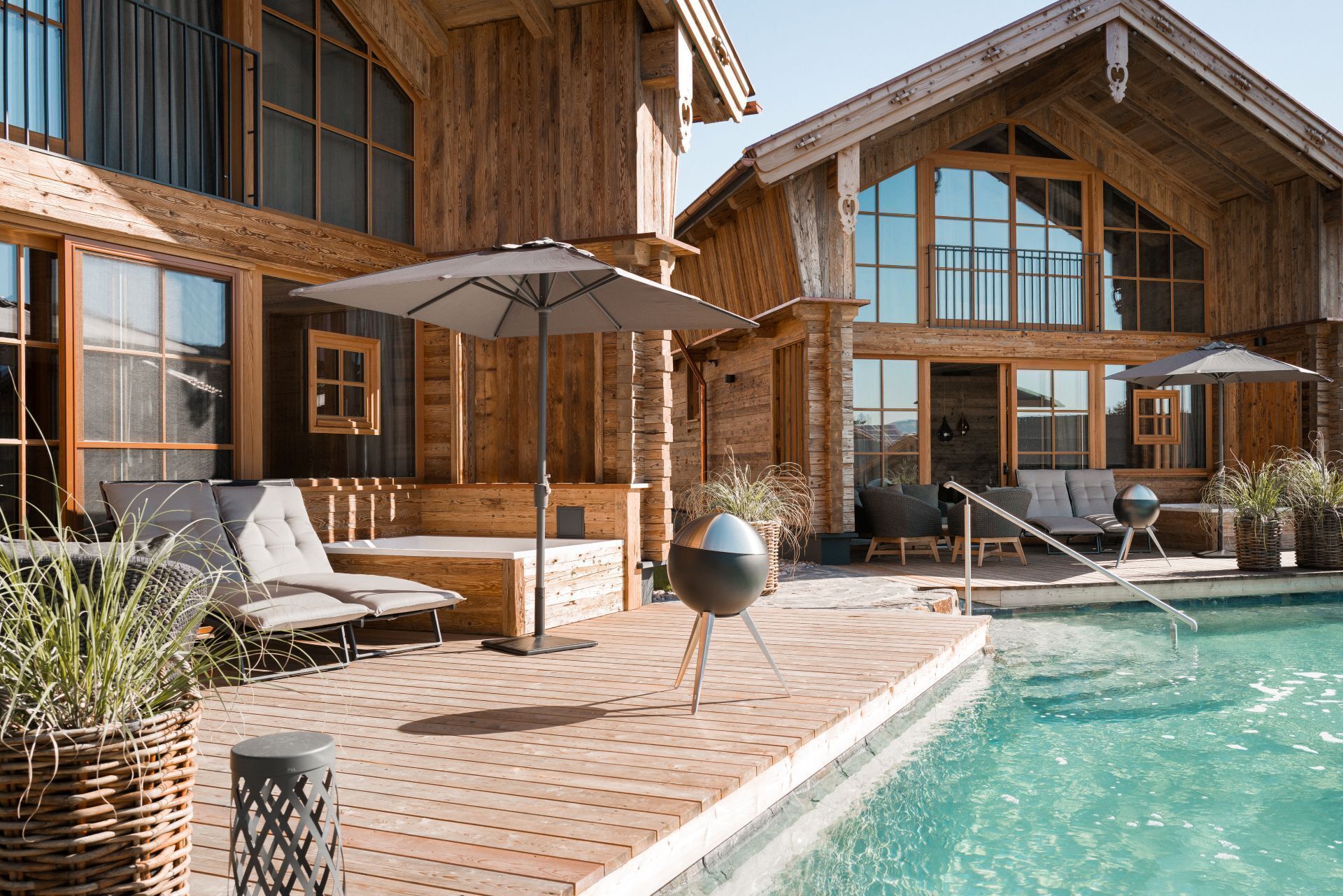 尊尚小木屋 | 高級寢具、特厚豪華床墊、迷你吧、房內夾萬