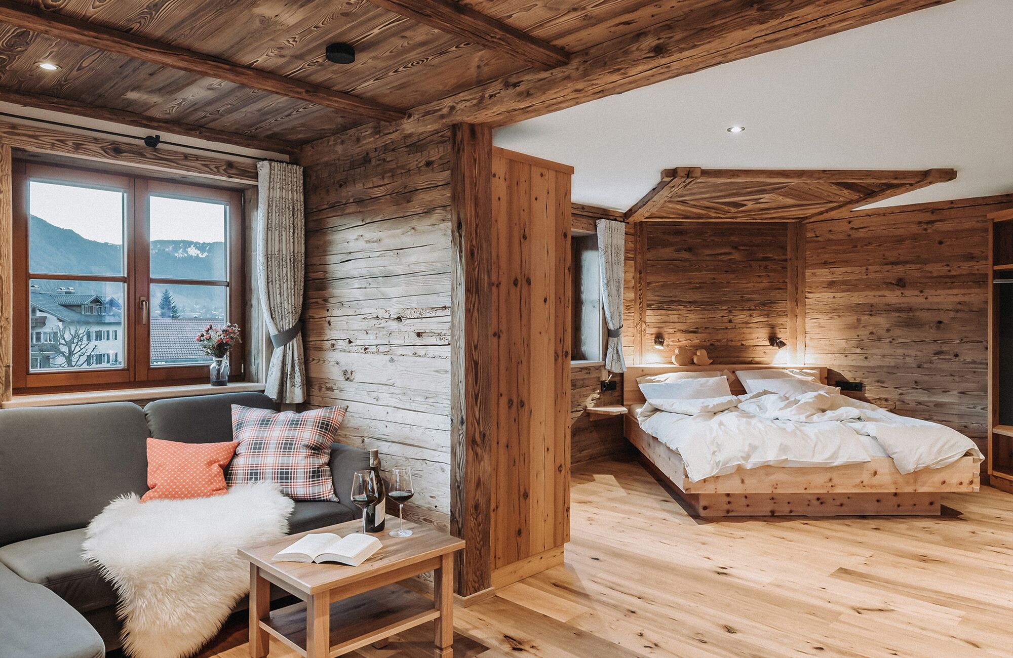 Premium bedding, pillow-top beds, minibar, in-room safe