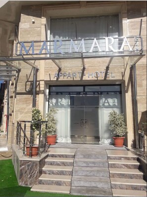 Front of property - Hotel Marmara Deniz (Oran)