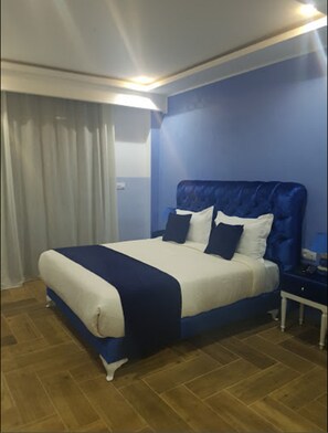 开间 | 办公桌、遮光窗帘、熨斗/熨板、免费 WiFi