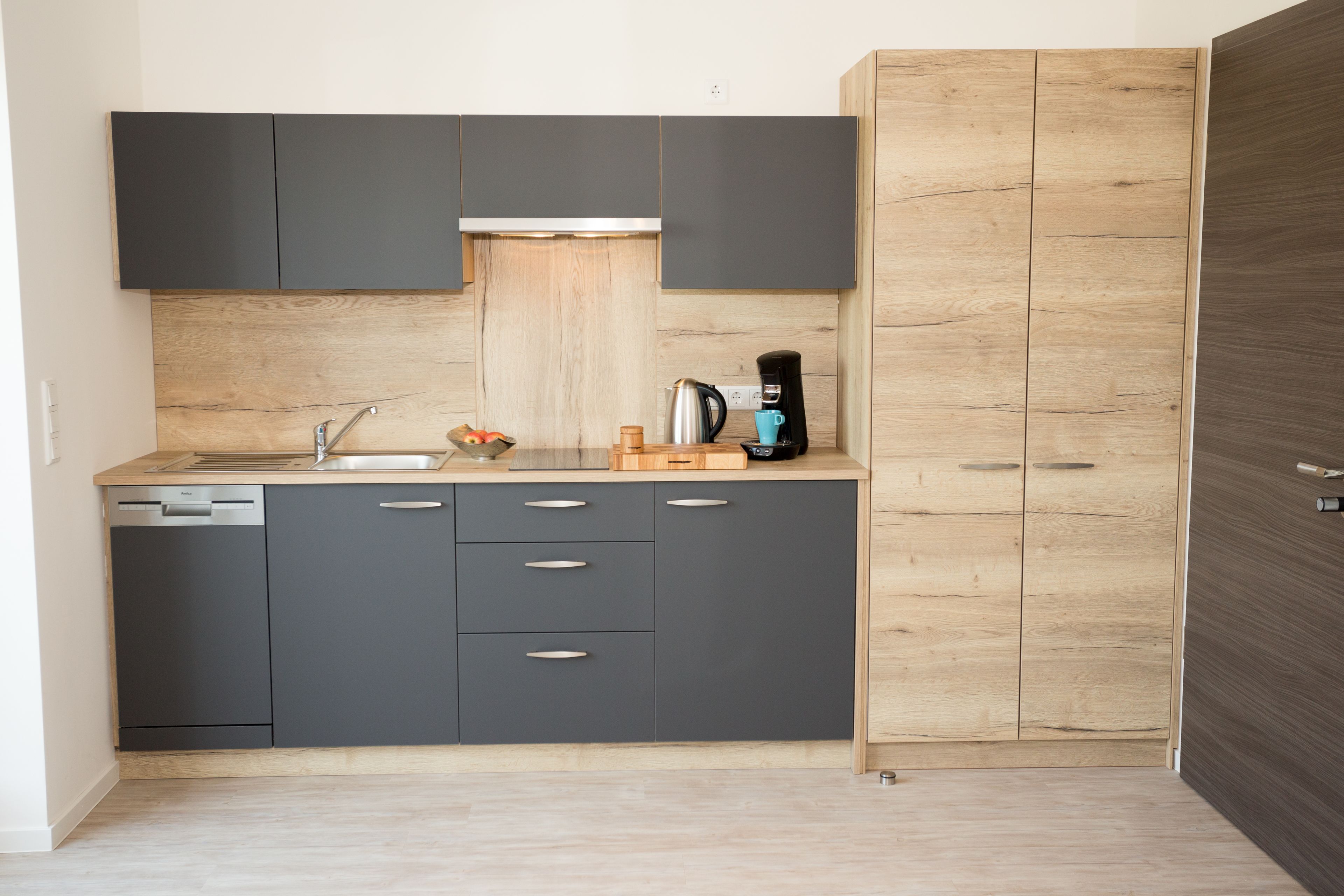 Premium-Penthouse, Gartenblick | Eigene Küche | Großer Kühlschrank, Mikrowelle, Herdplatte, Geschirrspüler
