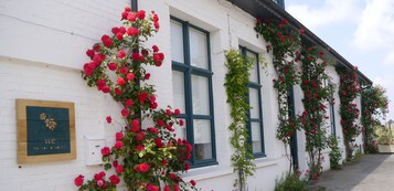 Fachada de la propiedad