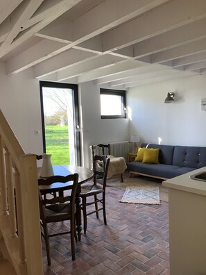 Suite (Cassel) | Individually decorated, individually furnished, desk, laptop workspace - WE Maison d'hotes (Winnezeele)