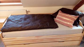 Apartemen Klasik, pemandangan kebun | 1 kamar tidur, meja kerja, dan ruang kerja ramah laptop