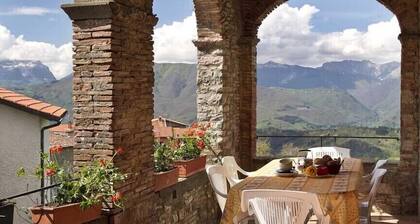 3 bedroom villa (8 sleeps) with private pool in Garfagnana