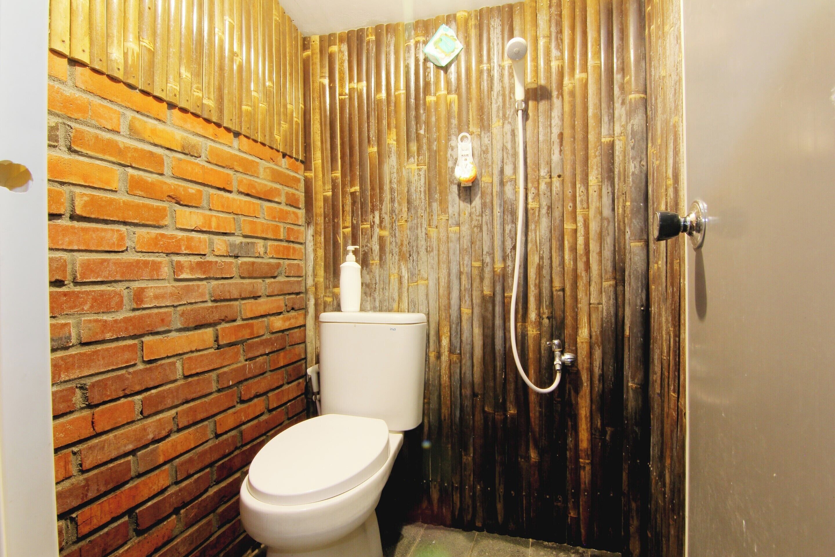 Dusche, kostenlose Toilettenartikel