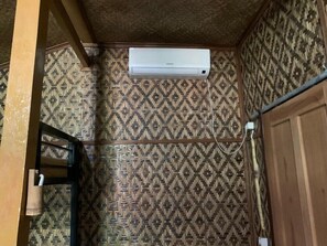 Interior - Bilik Bamboo - Hostel (Yogyakarta)