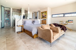 Villa, 3 Bedrooms | 3 bedrooms, free WiFi, bed sheets - Stunning Wine Farm Villa (Cape Town)