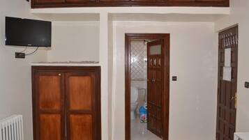 Desk, blackout drapes, free WiFi, bed sheets