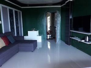 Standard Room | Living area
