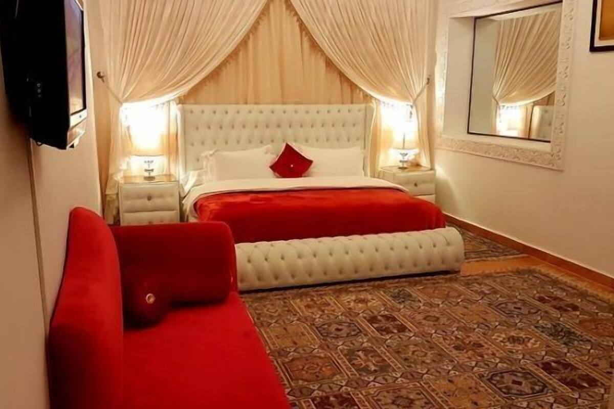Decoración personalizada, muebles diferentes y escritorio