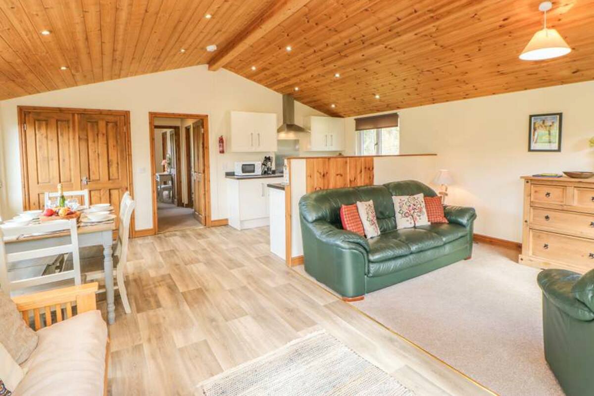 Chalet (Durham) | Zona de estar | Una televisión de pantalla plana