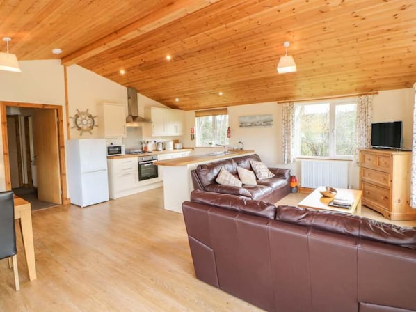 Chalet (Essex) | Aire de séjour | Téléviseur à écran plat