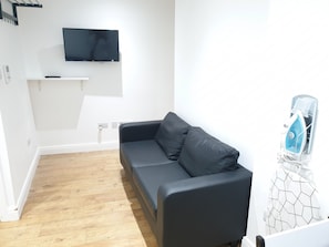 Apartment, 1 Bedroom | Living area