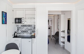 Suite superior, 1 cama de matrimonio | Servicio de la habitación