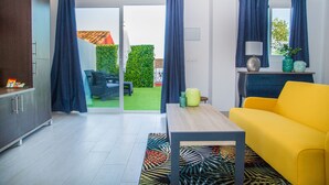 Royal Suite, 1 Queen Bed, Mountain View | Living area - Seven Golden Mile (Marbella)