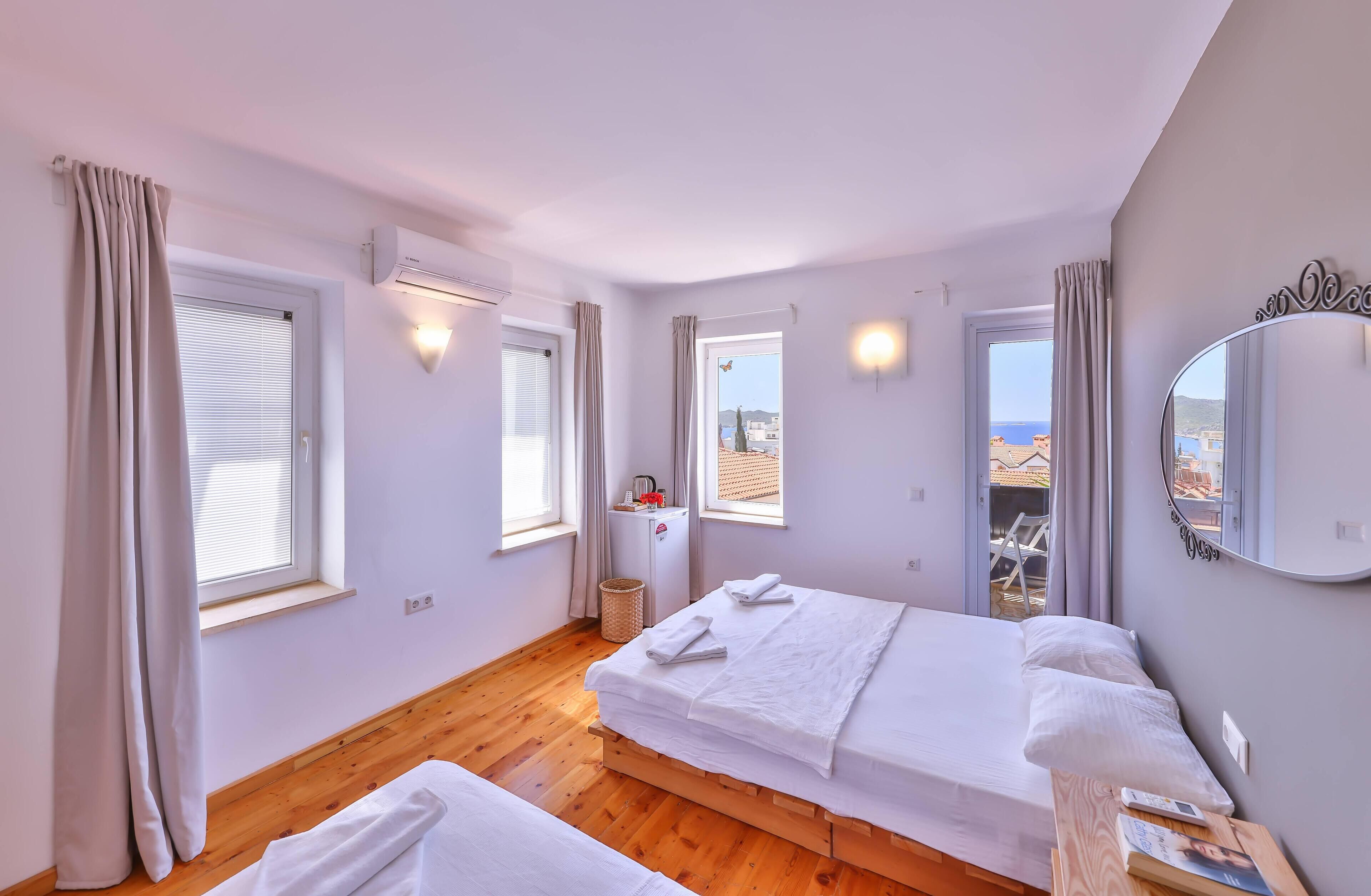 triple room | 1 bedroom, in-room safe, free wifi, bed sheets