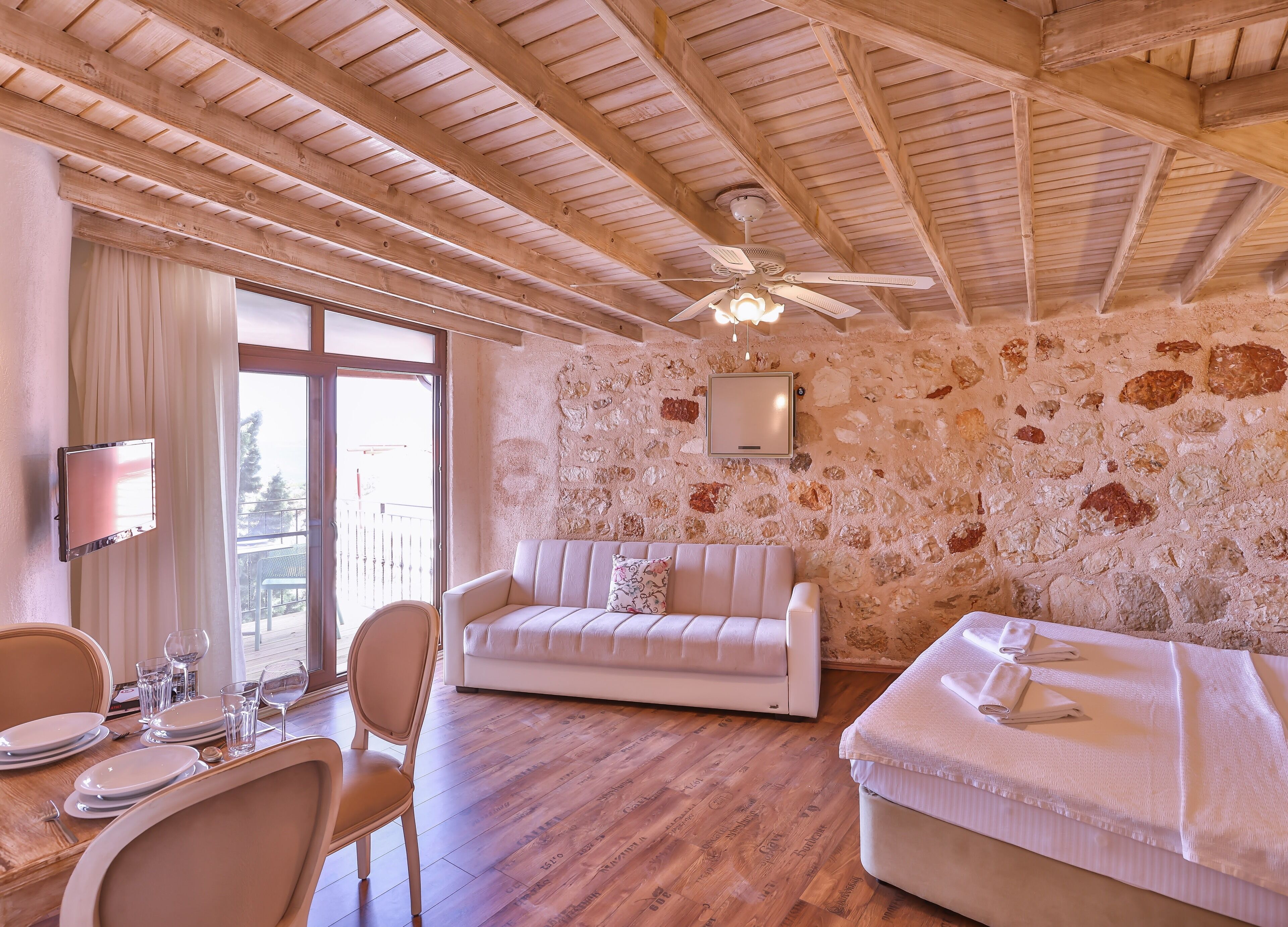 standard studio | 1 bedroom, in-room safe, free wifi, bed sheets