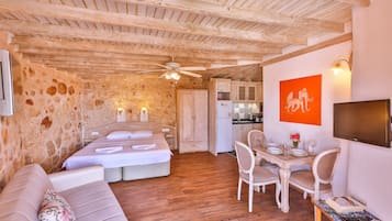 Studio Standard | Coffre-fort, accès au Wi-Fi (inclus), literie fournie