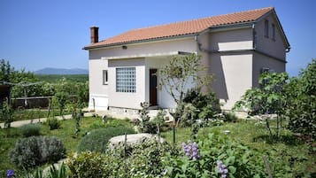 Mặt tiền nơi lưu trú