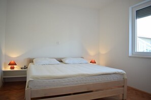 Soundproofing, free WiFi, bed sheets - Apartment Mary (Malinska-Dubasnica)