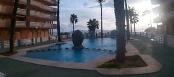 Penthouse in first line of the Mar Menor. Impressive views. 