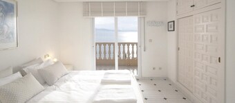 Penthouse in first line of the Mar Menor. Impressive views. 