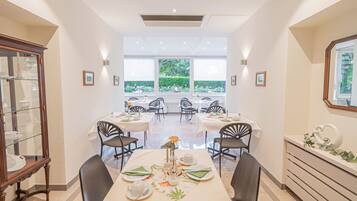 Esmorzar diari d'estil bufet (19 EUR per persona)