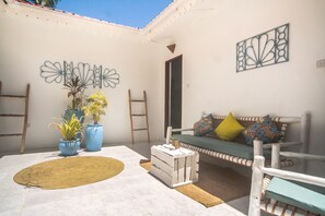 Standardzimmer, 1 King-Bett, Gartenblick | Terrasse/Patio