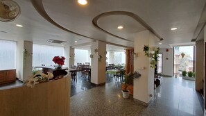 Restaurant - Ladybird Hotel (Shillong)