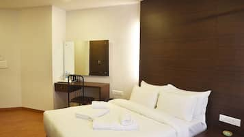 Executive Double Room | Bathroom | Shower, slippers, towels